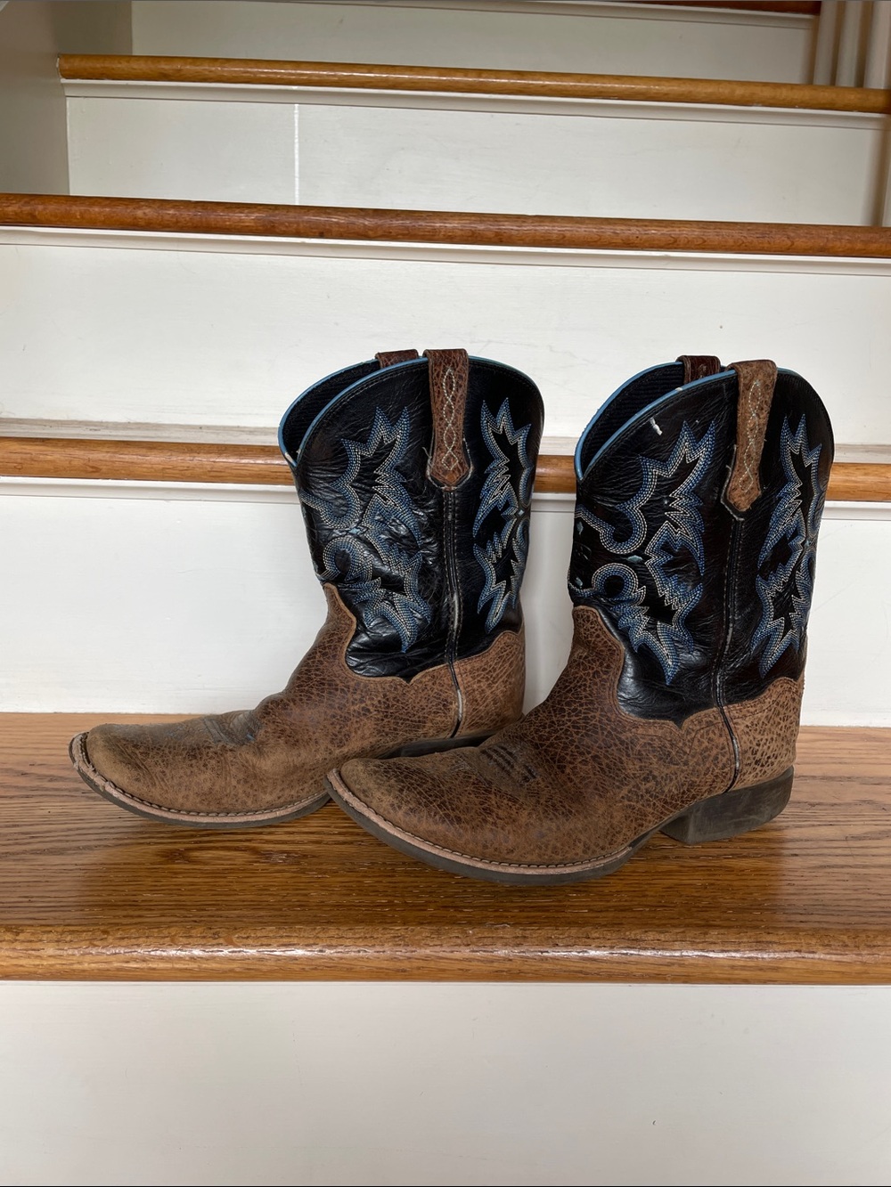 Ariat Kids' 5.5 Boots Tombstone Western Embroidered Shaft Western Cowboy Brown
